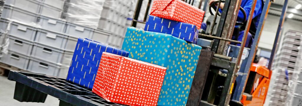 Cadeaus op transport: van pallet naar kerstboom