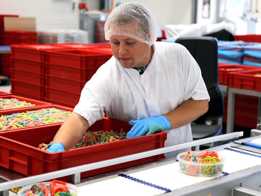 5 toepassingen van Euronorm bakken in productie, opslag en logistiek