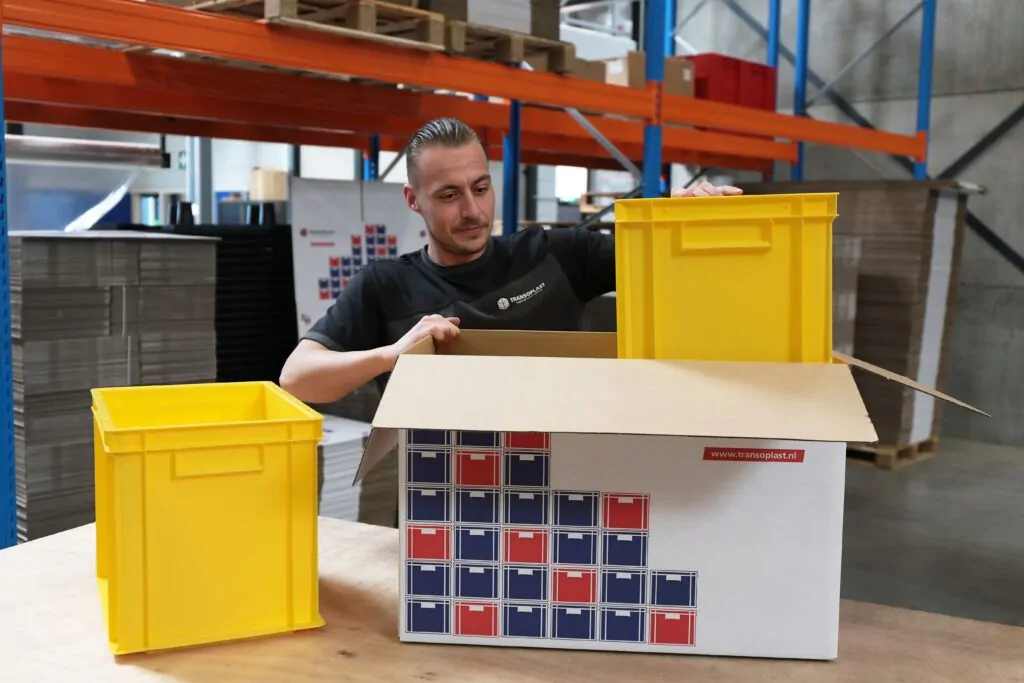 Euroboxen von Transoplast gelb einpacken Karton